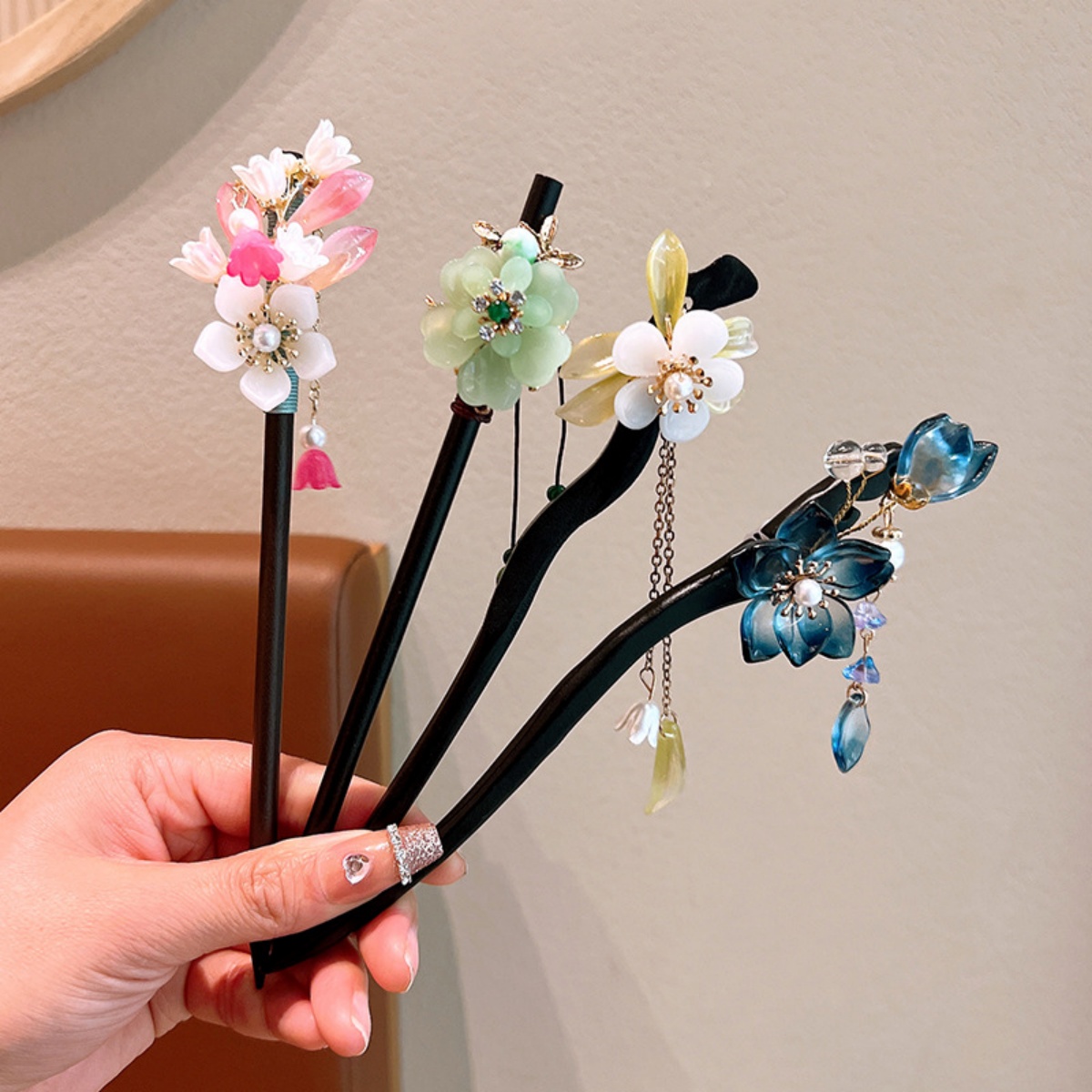 Exquisite Flower Tassel Wooden - Art Craft Shop recensione e prezzo