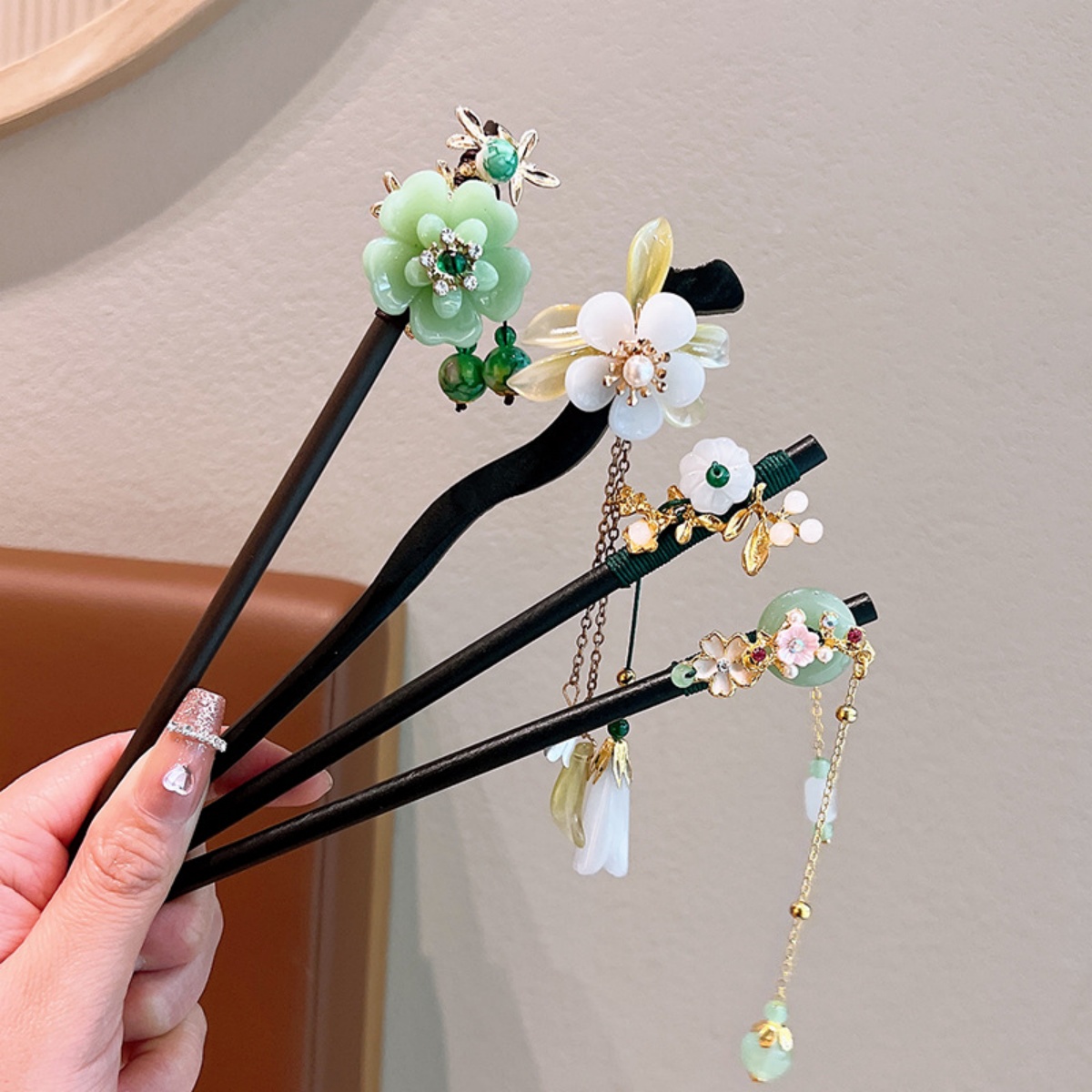 Exquisite Flower Tassel Wooden - Art Craft Shop recensione e prezzo